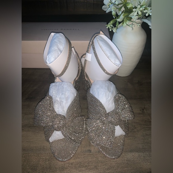 NIB LOEFFLER RANDALL CAMELLIA CHAMPAGNE PLEATED BOW ROUND HEEL - Picture 6 of 11